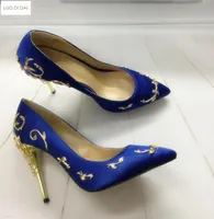 Женщины Blue High каблуки металлические пятки Fretwork насосы для вечеринки обувь сатин шелковое платье точка пальца