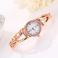 Armbanduhren 2021 nueva uhr mode frauen mädchen armband quarz ol damen legierung armband reloj de lujo para mujer