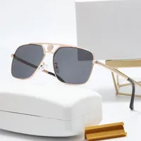 Gafas de sol de diseñador clásica Escudo de moda para mujeres Gafas Sun Viaje Anti-Glare Eyeglasses 5 Colors Alta calidad