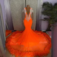 Orange Feather Mermaid Robes de soirée 2022 Sexy Deep Col V Le Col V Robe de bal à manches longues Perles Perles ASO EBI élastique Satin Abendkleider