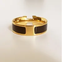 2022 Ny högkvalitativ designer Design Titanium Ring Classic Jewelry Men and Women Par Rings Modern Style Band Q0604