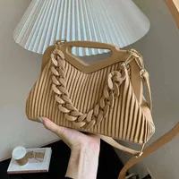 Łańcuch małych skórzanych torbów na ramię z drewnianym uchwytem dla kobiet 2022 Summer Designer luksusowe torebki długie blet