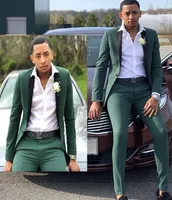 Hunter Green Mens Suits Slim Fit 2 قطع العريس زفاف الزفاف للرجال ذروتهم سراويل سروال ذبابة الحفلات الموسيقية