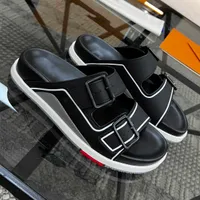 Lüks Tasarımcı Erkekler Sandals Trainer Mule Yaz Açık Moda Erkek Tokes Metalik Deri Slipper Sandal Slaytlar Plaj Ayakkabı Boyutu 3542