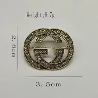 Diseño clásico Letra de oro antiguo Luxurys Desinger Broch Mujeres Rinéso de perlas Broches traje Pin de moda Ropa de joyería Accesorios de decoración regalos