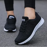 Kadın Spor Koşu Ayakkabıları Moda Nefes Yürüyüş Örgü Düz Ayakkabı Sneakers Kadın 2022 Spor Vulkanized Ayakkabı Beyaz Kadın Ayakkabı