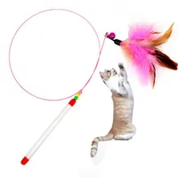 ベルと羽のペット玩具犬のアクセサリーが付いている猫の猫ティーザーインタラクティブおもちゃの棒
