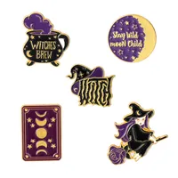 Hombo de poci￳n m￡gica graciosa Pin de esmalte de metal Broche retro Punk Style Little Witch Badge Jewelry 6166 Q2