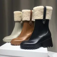 مصمم 2022 نساء Betty Boots PVC Advanced Fashion Autumn Winter Beeled Platform Knee High Tall Rain Boot Black Waylly Shoes Outdoor Dainshoes