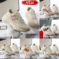 Top Sapatos Casuais Chunky Rhyton Leather Sneaker Red Tennis Logo Split Mouse Jumbo Intertrawberry Impresso em todo