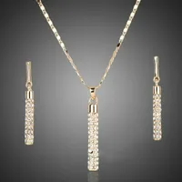 Fashion Creative Creative Diamond-Studded Cilindrical Asta Orecchini Set Accessori set Ladies New Temperament Diamond Jewelry