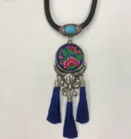Hänge halsband losodo hängen retro etnisk stil miao klassisk broderi keramiska pärlor tofsar läder rep klockor hängen förläggande heal22