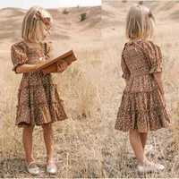 Sommarflickor kort ärm klänning barn avslappnad blommuttryck smockade dagliga kläder 3-8 år barnfest ruffle vesrido för tjej g220427