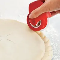 Pizza Crust Cutter Pastry Rooster Cutter Decorator Cookie Cake Roller Wiel Cutter Embossing Snelwerk gereedschap voor keukenbakken 0616