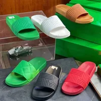 2023 summer beach designer slippers men and women wear non-slip fashion white green balck womens mens sandals size 35-45