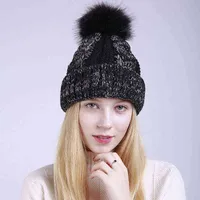 Novos gorros de moda para mulheres casuais outono chapéu de inverno mais veludo cor mista de cor grossa de cânhamo curling bola de cabelo grande tampa quente t220805
