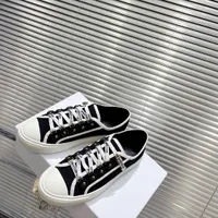 Designer de luxe femmes chaussures décontractées lettres de mode imprimées orteil rond à lacets vulcanisés chaussures noires blanches plate-forme de plate-forme femme