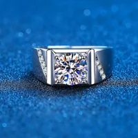 Véritable bague Moisanite pour les hommes en argent sterling 2 carats ronds de diamants brillantes anneau de fiançailles bijoux de mariage masculin incluant la boîte
