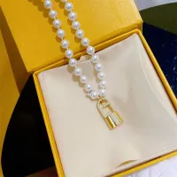 Damens designer pärla halsband hänger brevlås halsband guld mode lyx kvinnor mens smycken damer halsband chins 2204252d
