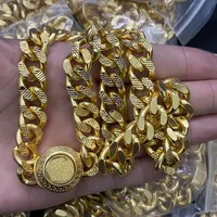 Mode designad hänge ihåligt ut grekiska kvinnors kedja halsband banshee medusa huvudporträtt 18k guld pläterade damer halsband designer smycken v022