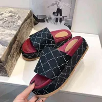 2023 womens fashion embroidered canvas designer slides slip on slippers girls 60mm Canvas covered platform sandals with box and dust bags