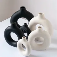 Vilead Black Circular Hollow Ceramic Vase Donuts Noordse bloemenpot Home Decoratie Accessoires Kantoor Woonkamer Interieur Decor 220526