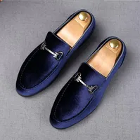 Fashion Men's leather Loafers Design Luxury pointed toe male formal Business Dress shoes Slip-on men wedding shoes casual smoking slippers Size: EU39-44