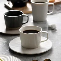 Canecas Cerâmica de Cerâmica de Cerâmica de estilo japonês personalizado Cupuccino Cup de café e pires de pires Briete fosco reutilizável caneca de chá de leite de café expresso