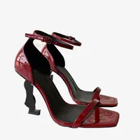 Diseñador Tacones Altos zapatillas de sándalo Mujeres Moda de cuero Metal Tacón de metal Zapatos para mujer Banquete de lujo Suman