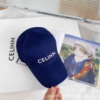 Prawidłowa wersja C Lin's Yang Mi Lisa's Same mężczyzn i damskie baseball Cap Cel Letter Duck Language Hat Fashion S11