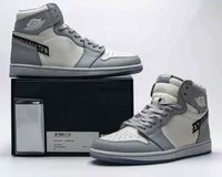 2021 أعلى جودة لكرة السلة أحذية 1S Jumpman 1 High Womens Mens White Gray Gray Luxury Design With في الهواء الطلق مع الأحذية الرياضية في الهواء الطلق مع