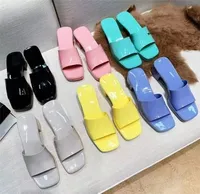 2022 Najwyższej jakości marka marki Kobieta projektantka pantofla Lady Sandały Sandały Letnia galaretka zjeżdżalnia na wysokim pięcie Kapcie luksusowe swobodne buty damskie skórzane alfabet 59pn##