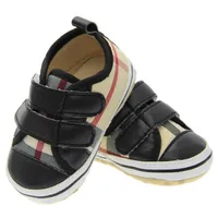 2021 Yeni doğan erkek bebek kız beşik ekose ayakkabılar tuval çocuk arabası ayakkabıları prewalker anti slip yumuşak taban eğitmenleri spor ayakkabı 0-18m2560