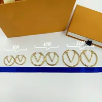 Projektant mody Hoop kolczyki 3/4/5 cm klasyczny litera 2Colors Złota i srebrne duże koło proste kolczyki Początkowe damskie damskie kolczyki dla kobiet M64288