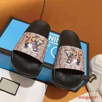 Con sandalo a scatola 2022 gGity marchio uomini donne pantofole marche designer sfregamento dw dw