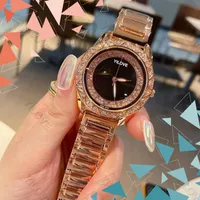 Einfache Mode Junior Designer Ladies Beobachten Sie alle Edelstahl -Diamanten Edelstein Zifferblatt Hochwertige Uhr Importierte Quarz Bewegung Outdoor wasserdichte Armbanduhr