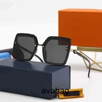 Classic V Brand Brand Europeu e American Style Personalidade única Óculos de sol Trendência da moda masculina Os óculos de sol femininos que dirigem a proteção solar Je8a
