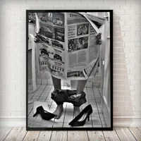Målningar mode toalett sexig kvinna läst spaper vintage duk målning affischer modern bar svart vit flicka i toalett väggkonstdekor