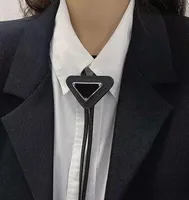 Мужские женщины -дизайнерские галстуки кожаная кожаная галстука галстук для мужчин, дамы с узорами буквы шейки с твердый цвет галстуки 88