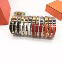 Hochwertiger Designer -Design Armreifen Edelstahl Goldschnalle Armband Mode Schmuck Männer und Frauen Armbänder mit originaler Samtbeutel