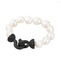 خيوط مخرجة JK Natural White Baroque Pearl Bracelet Cubic Zirconia micro paved clasp مصنوعة يدويًا للنساء inte22