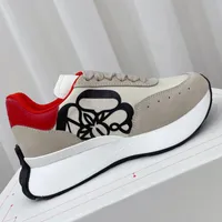 Designer feminino Sapatos brancos pequenos tênis de moda de luxo de luxo de espessura