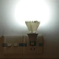1pcs E27 LED Mâle Base de base mâle de la lumière Type d'alimentation AC Alimentation 250V EU Porte-lampe Ampoule Adaptateur d'ampoule Convertisseur + Bouton ON / OFF