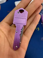 Mini Keychain Vouwmes 8 kleuren EDC Key Knives Multifunctioneel fruitmes Buiten Pocket Knife Mini Zelfafwijking Zwitserse Sabre Survival Tool Gear
