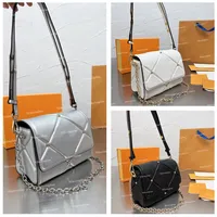 High Quality designer Twist Denim Women chain Twist Shoulder Bag V Lock Flap Handbag 2022 Crossbody Bag Purse L Letter