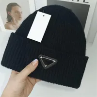 Stickad hattdesigner Beanie Cap Mens Autumn Winter Caps Luxury Skull Caps Casual Monterade High Quality 15 Colors