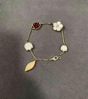 Ny Clover S925 Sterling Sier Fashion Ladybug Four-Leaf Clover Armband Mother-of Pearl Black Agate Rose Gold Armband