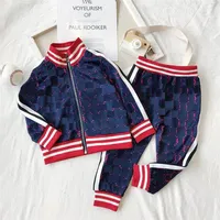 Conjuntos de ropa de diseñador para niños Nuevos chándales de estampado de lujo Jackets Joggers Casual Sports Style Sweetshirt Boys Cloth318u