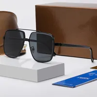 Nuevas gafas de sol de diseñador de lujo Men Gafas de metal cuadrado Diseño de marco Mostrar tipo de soldado de verano para mujeres Accesorios de moda para hombres con caja