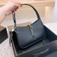 2021 borse di ascella di alta qualità classiche borse da design in pelle di cuoio per le donne per le spalle da donna Baguette Multo-color Fashion Wholesale Hobo Wholesale